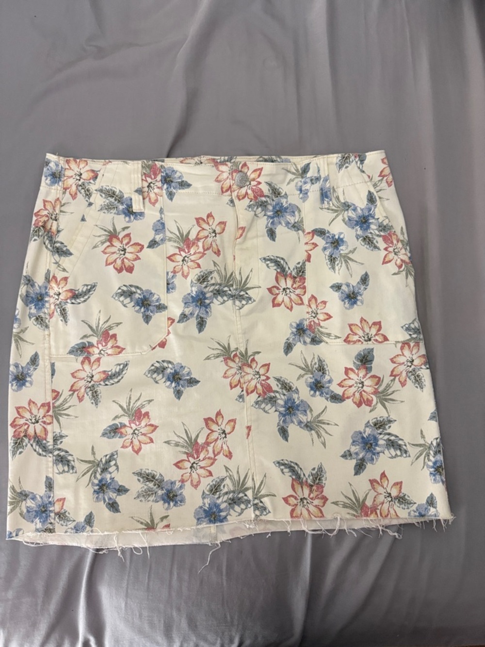 Seven7 Cream Mini Skirt with Blue & Coral Floral Print